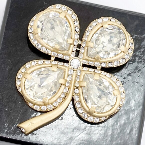 CHANEL CC Logo Crystal Rhinestone Clover Brooch Gold Tone 01C Pin Auth w/Box - Picture 5 of 7